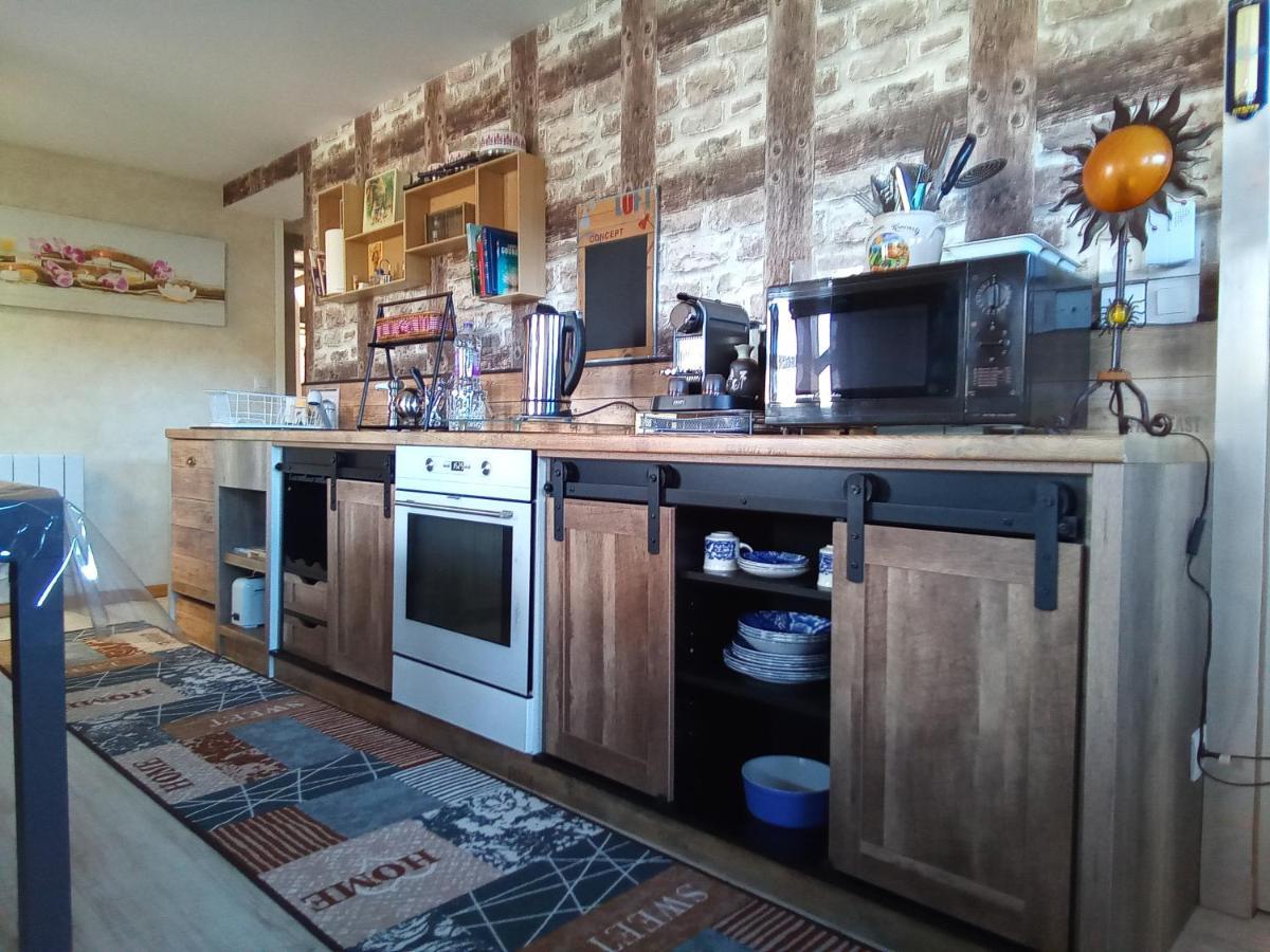 Logement De Charme Coinches Exterior photo