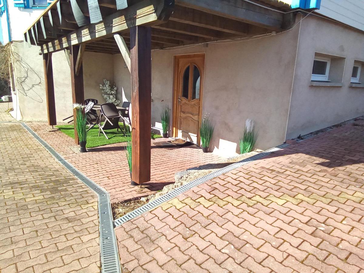 Logement De Charme Coinches Exterior photo