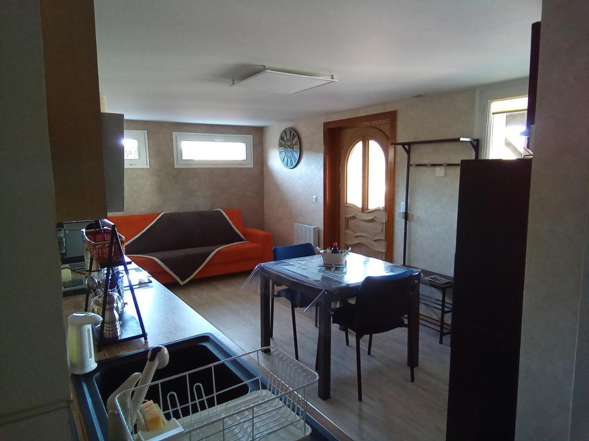 Logement De Charme Coinches Exterior photo
